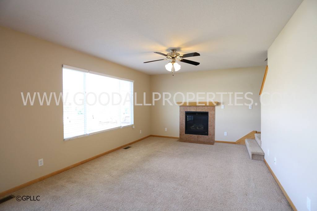 House for rent at 4015 154th St, Urbandale, IA 50322