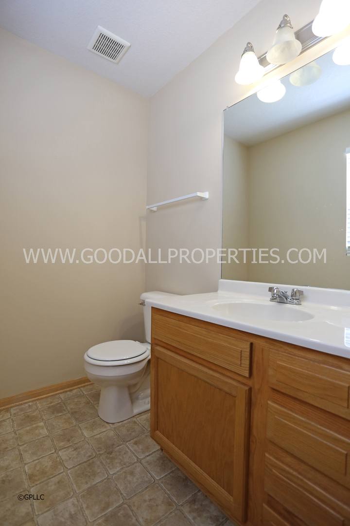 House for rent at 4015 154th St, Urbandale, IA 50322
