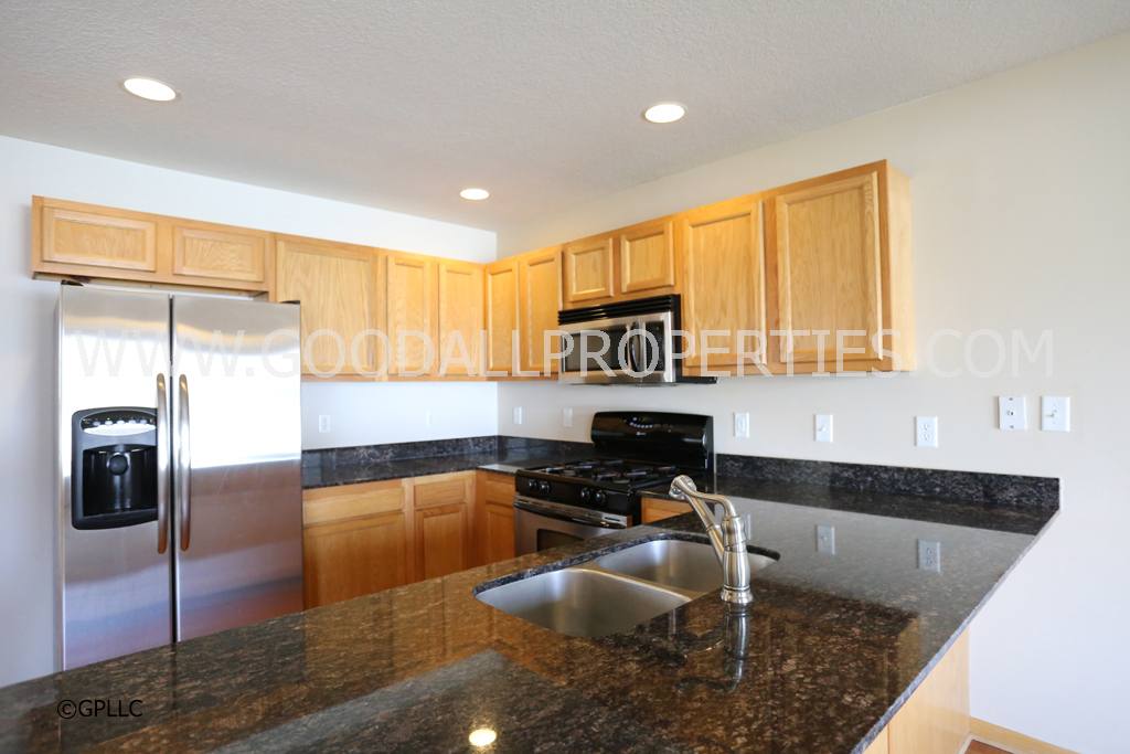 House for rent at 4015 154th St, Urbandale, IA 50322
