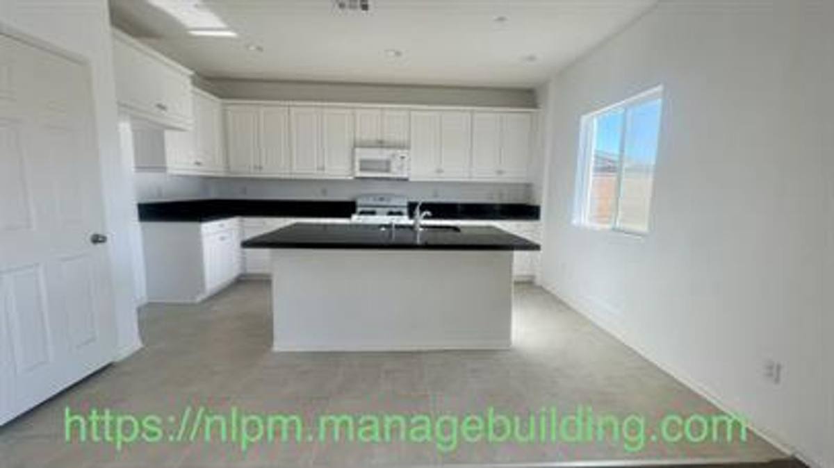 Apartment for rent at 13328 Hyacinth Court, Victorville, CA 92392