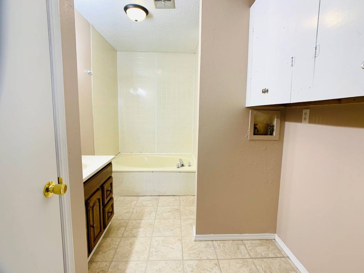 House for rent at 717 S 13th, Dodge City, KS 67801