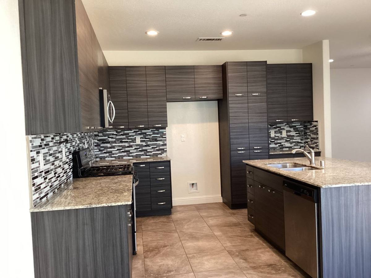 House for rent at 814 S Bliss Ave, Fresno, CA 93727