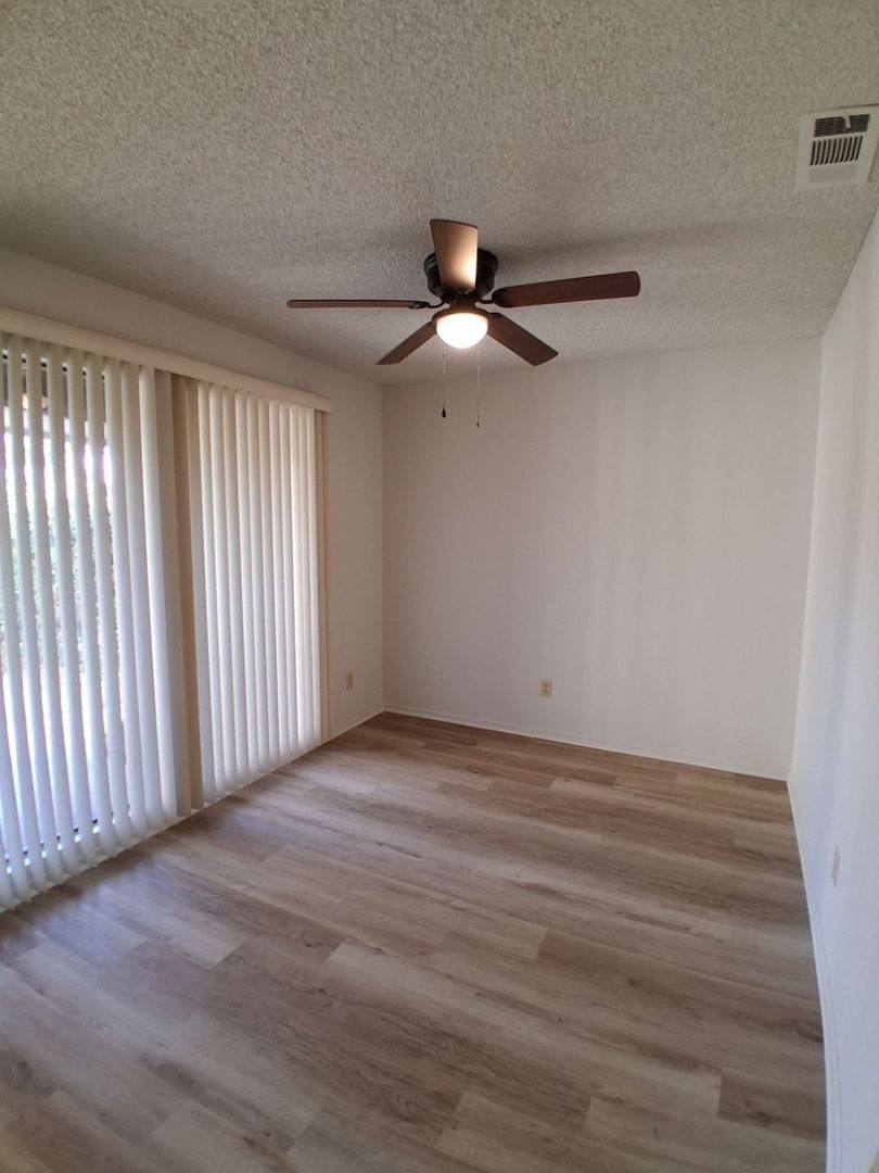 Apartment for rent at 4597 N Emerson Ave, Fresno, CA 93722