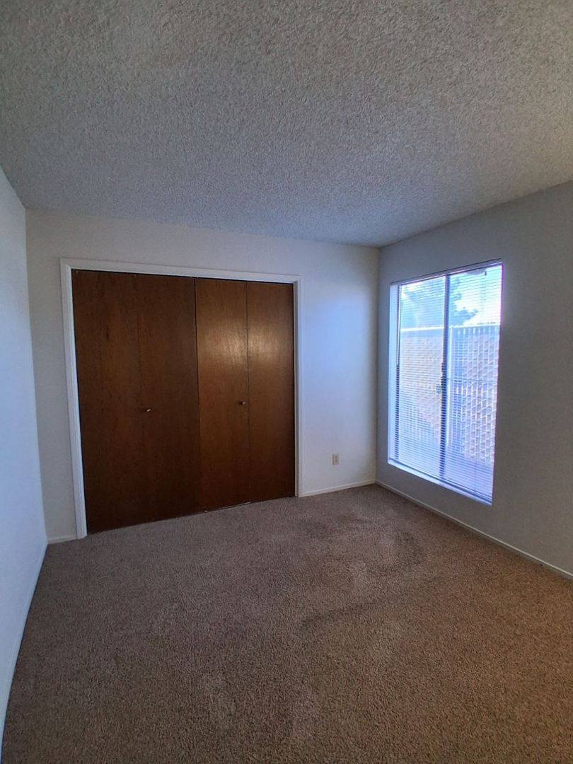 Apartment for rent at 4597 N Emerson Ave, Fresno, CA 93722