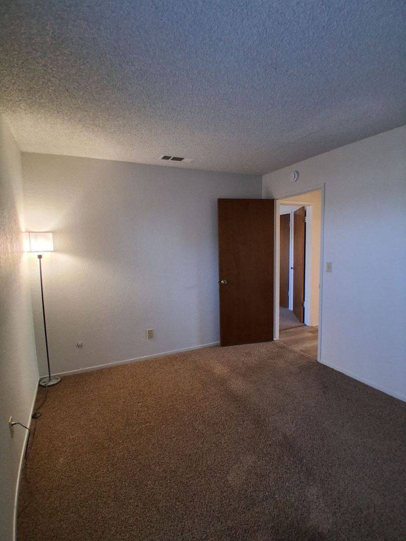 Apartment for rent at 4597 N Emerson Ave, Fresno, CA 93722