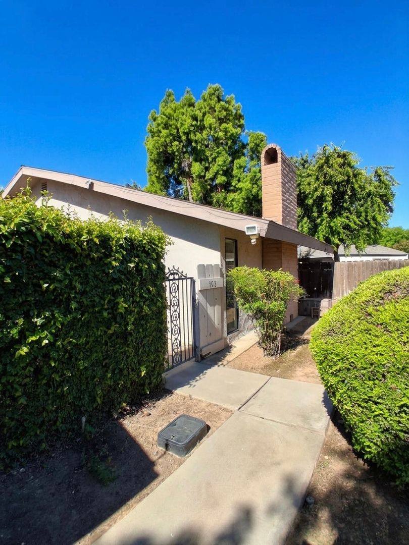 Apartment for rent at 4597 N Emerson Ave, Fresno, CA 93722