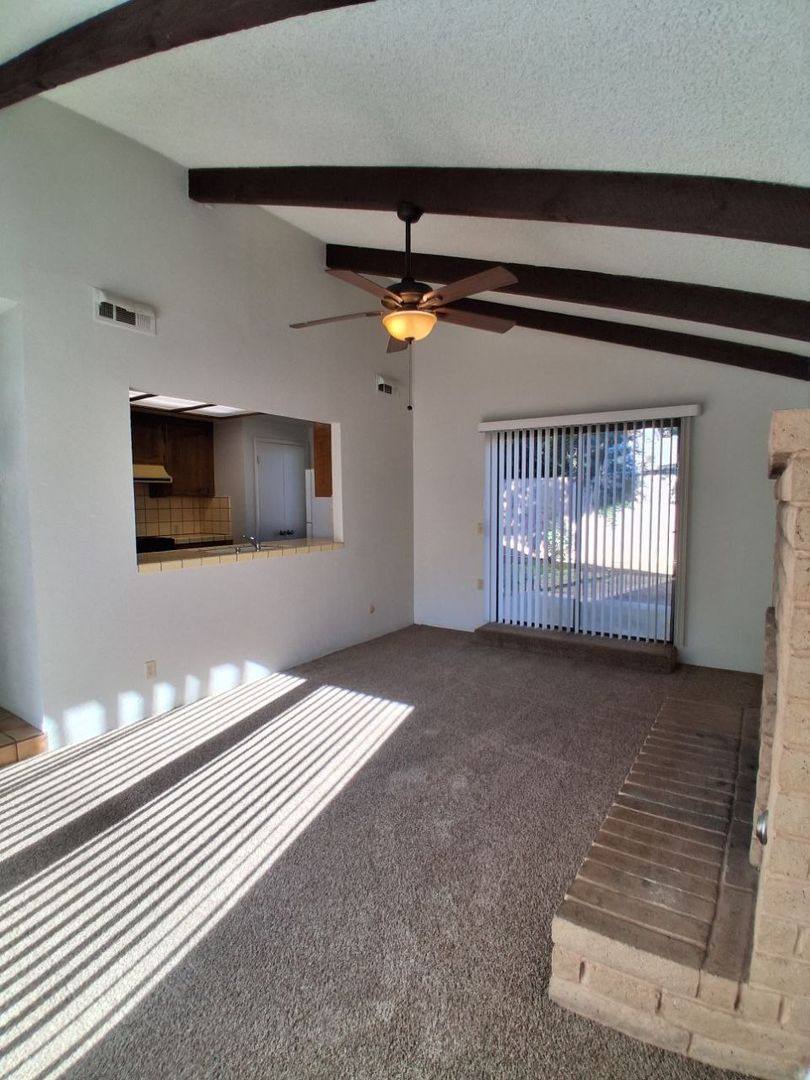 Apartment for rent at 4597 N Emerson Ave, Fresno, CA 93722