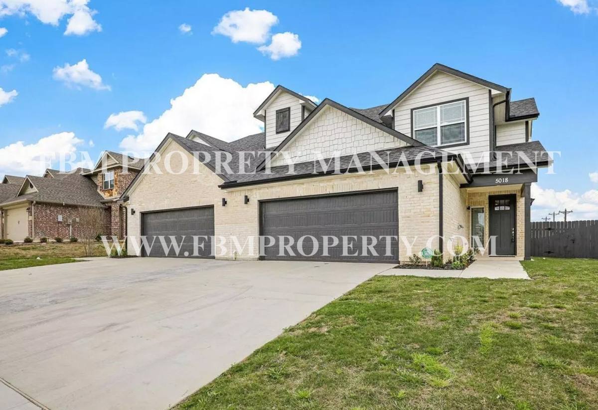 House for rent at 5018 Villas Dr, Sanger, TX 76266