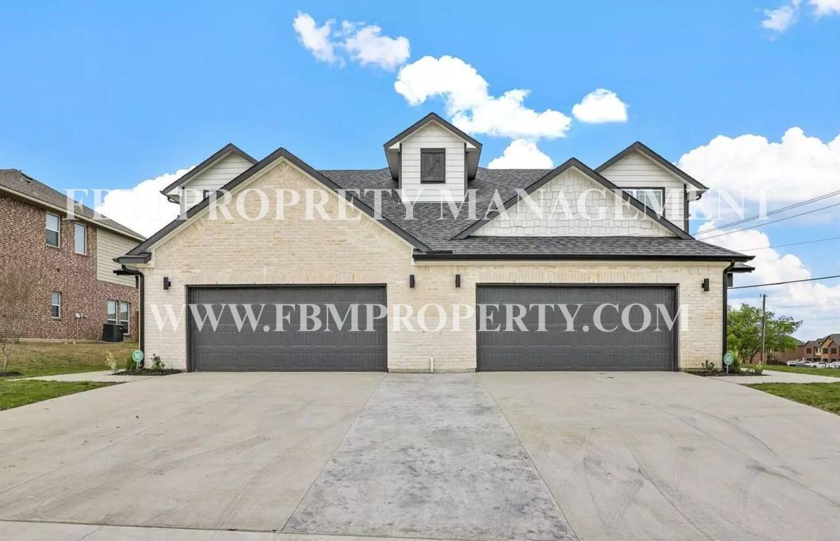 House for rent at 5018 Villas Dr, Sanger, TX 76266