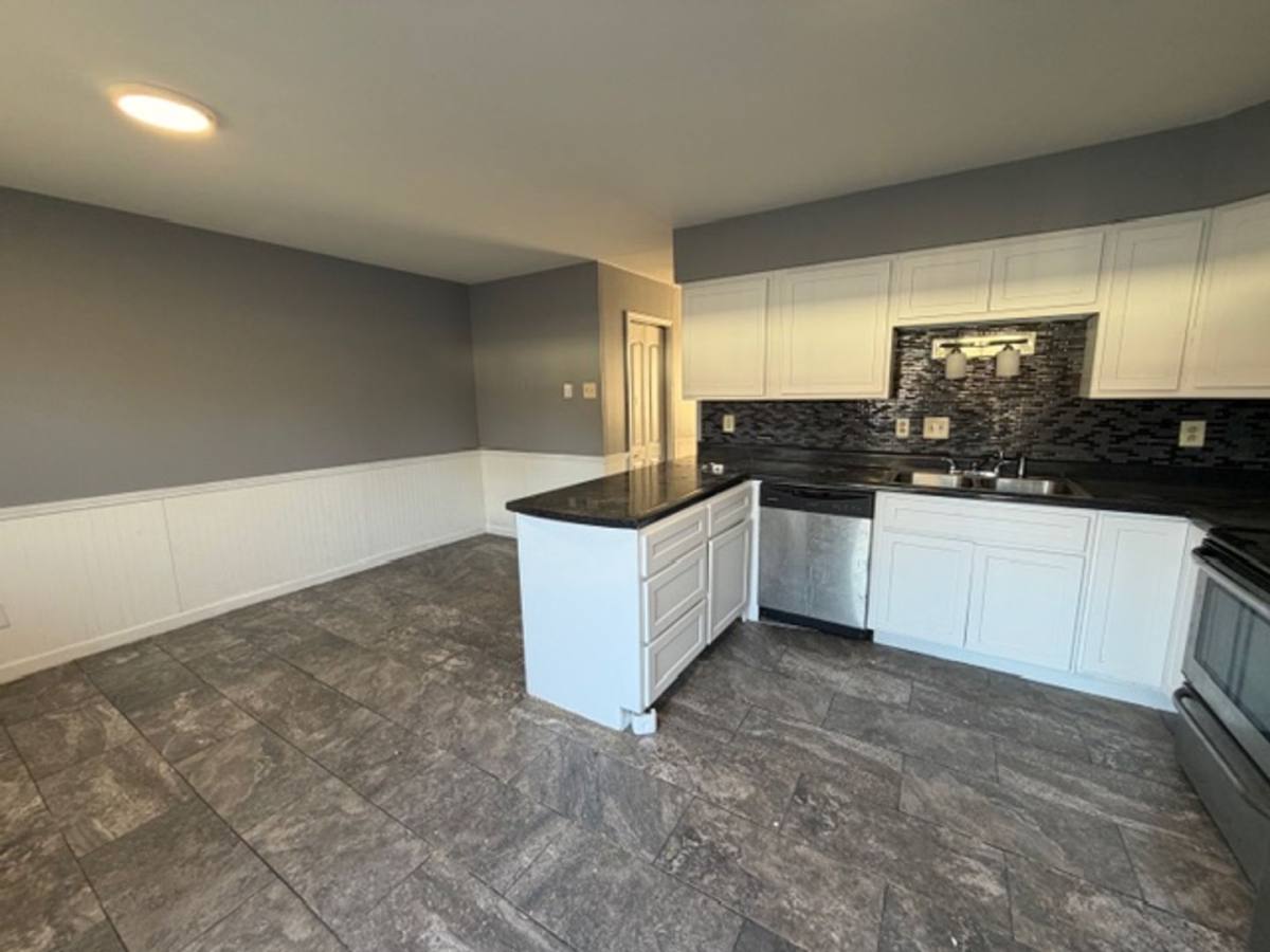Townhouse for rent at 7326 Hazelcrest Dr, Hazelwood, MO 63042