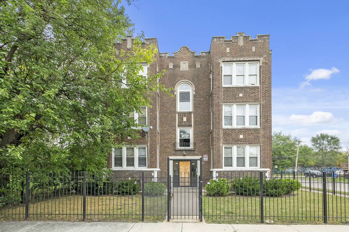 Apartment for rent at 7655-57 S Lowe Ave, Chicago, IL 60620