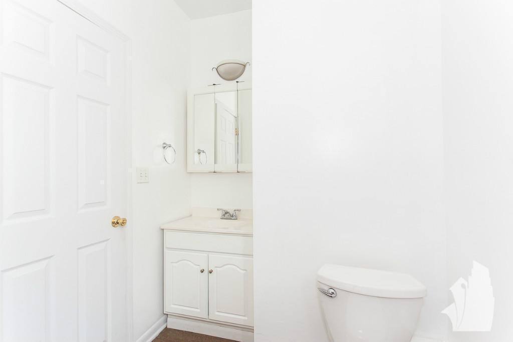 Apartment for rent at 1828 W Lawrence Ave #1B, Chicago, IL 60640