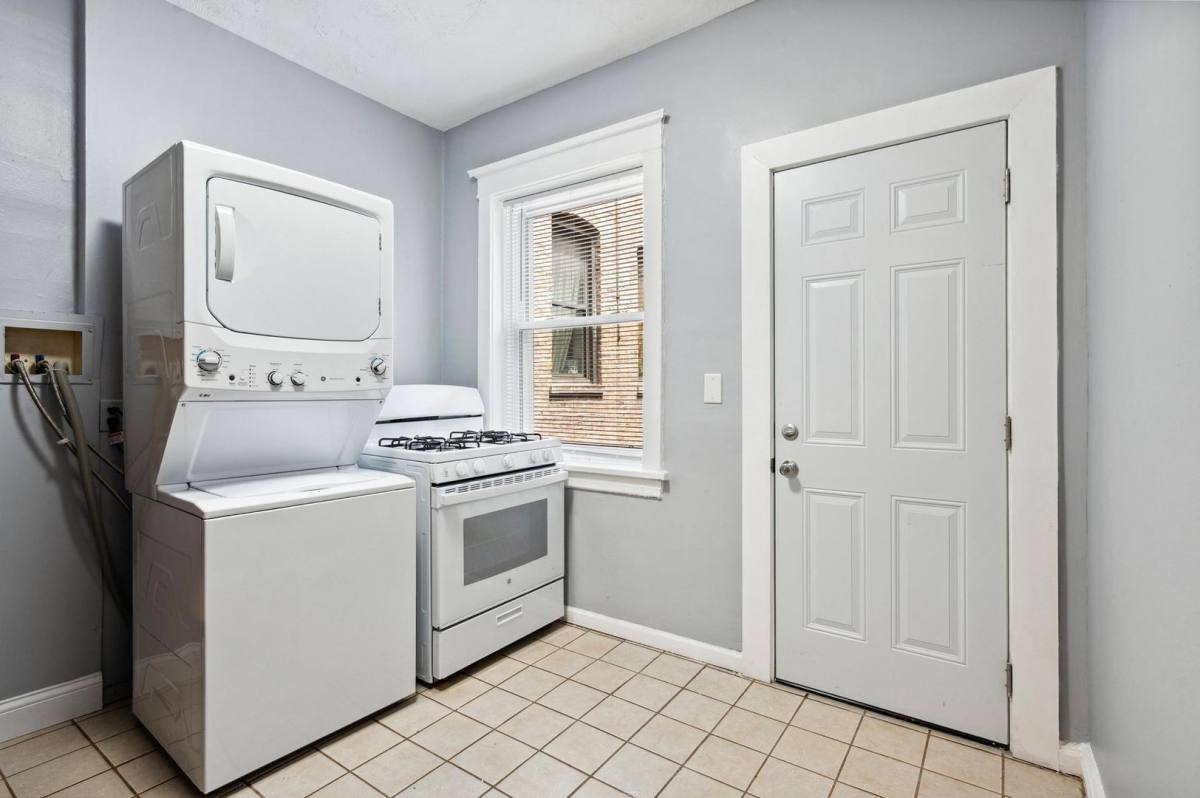Apartment for rent at 1341 N Ashland, Chicago, IL 60622