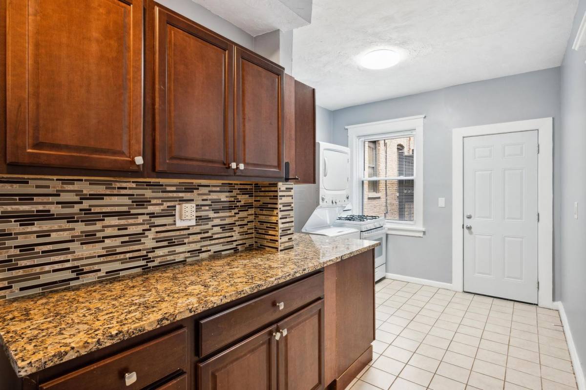 Apartment for rent at 1341 N Ashland, Chicago, IL 60622