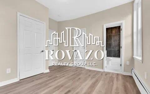 Apartment for rent at 17 Earl St #2, Newark, NJ 07114