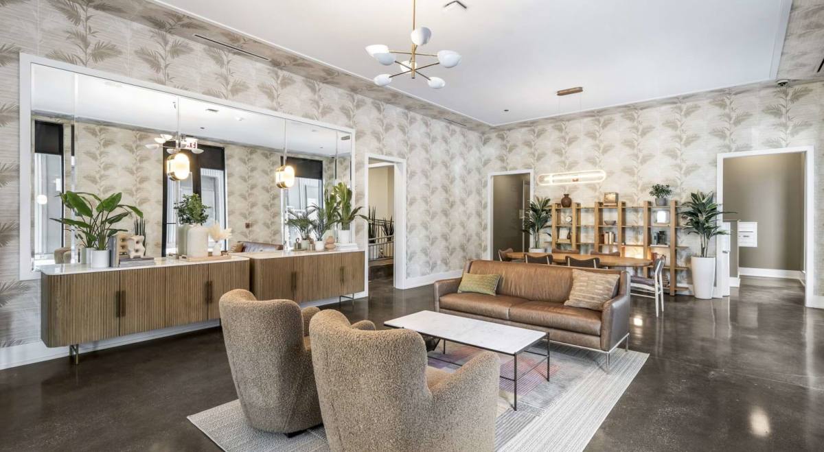Apartment for rent at 1135 W Winona St #B102, Chicago, IL 60640