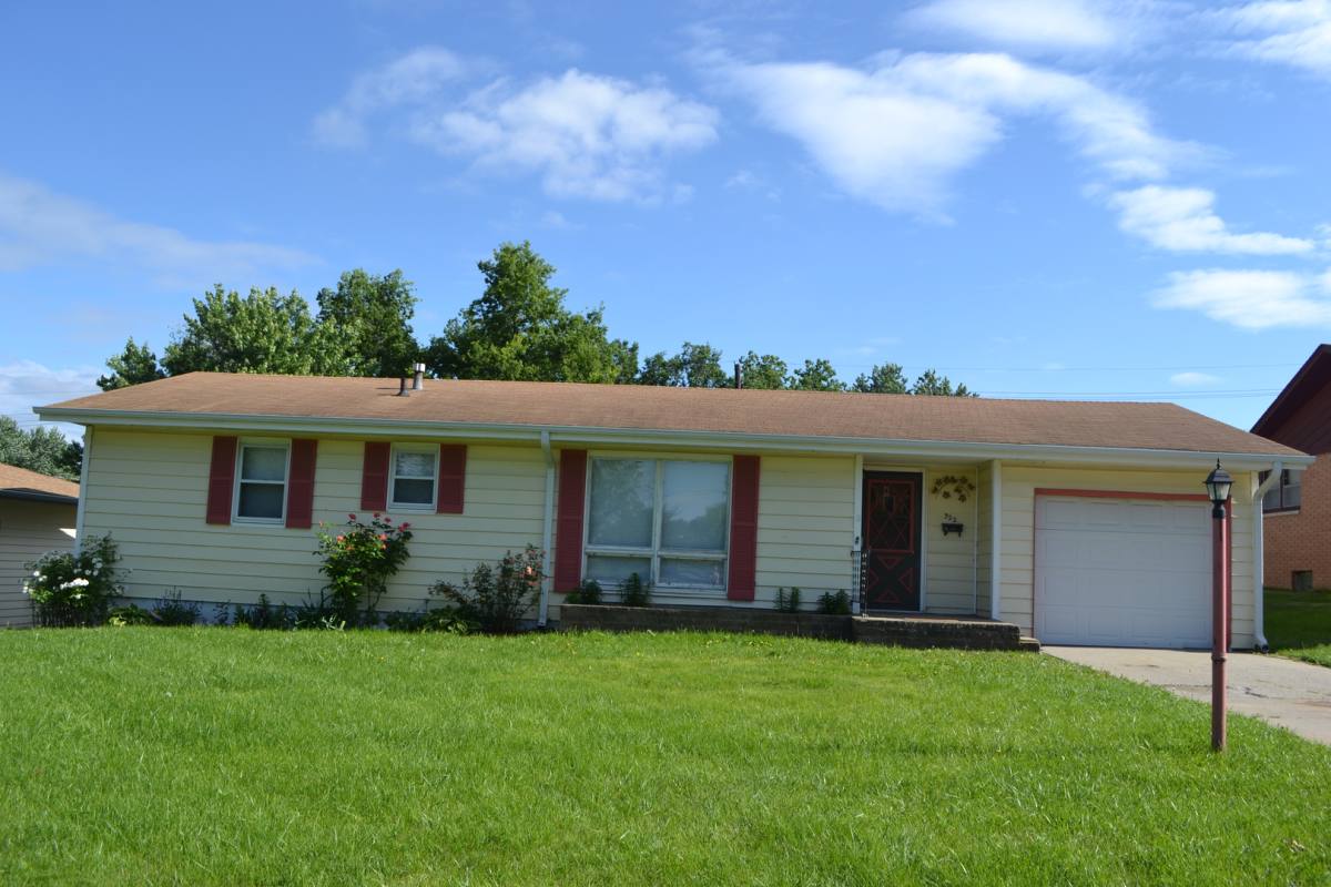House for rent at 322 Webster St, Clay Center, KS 67432