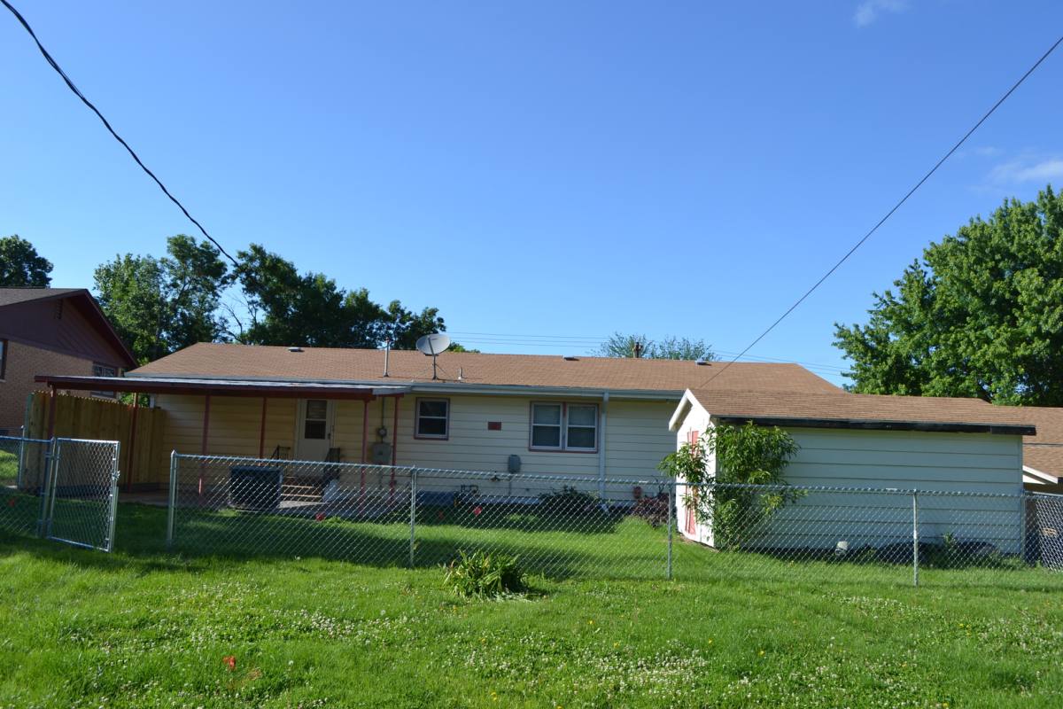 House for rent at 322 Webster St, Clay Center, KS 67432