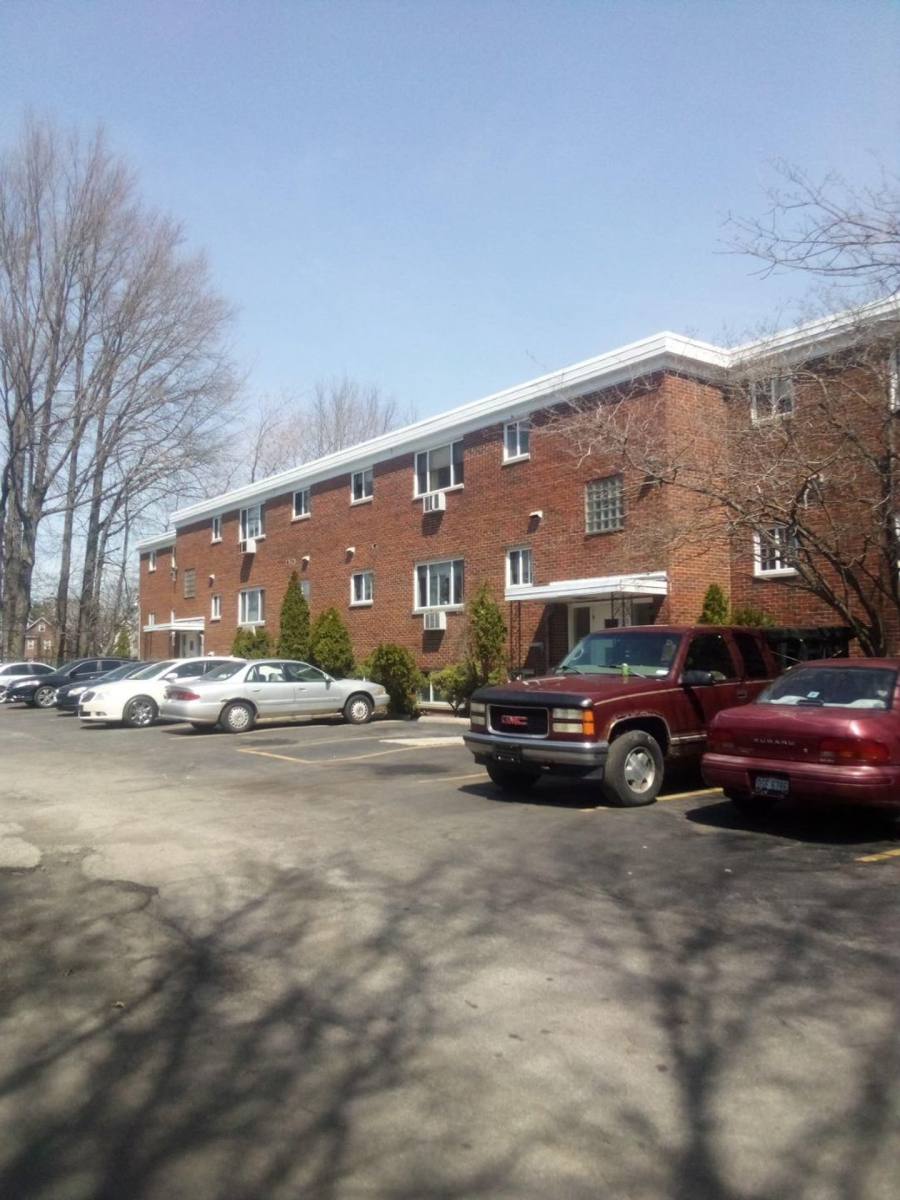 Apartment for rent at 19007 Bella Dr, Cleveland, OH 44119