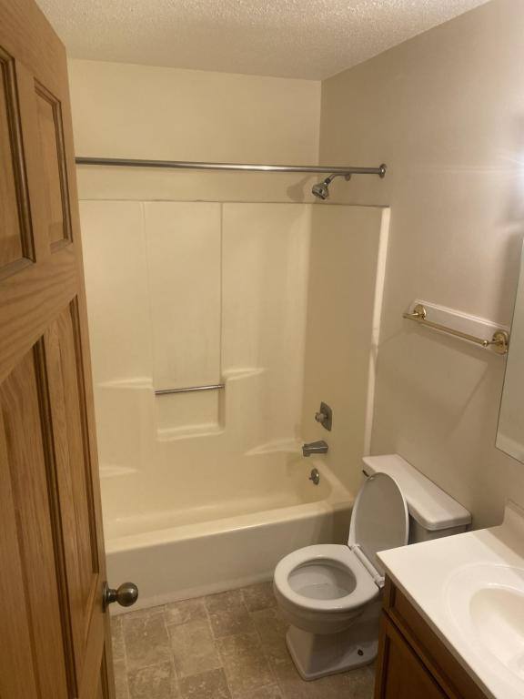 Apartment for rent at 1418 10th St S, La Crosse, WI 54601