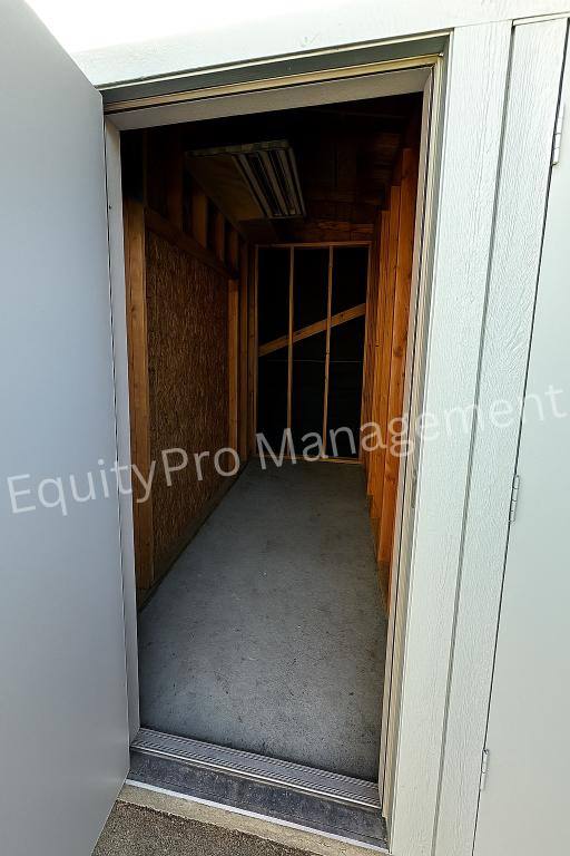 Apartment for rent at 5583 California Ave, Long Beach, CA 90805