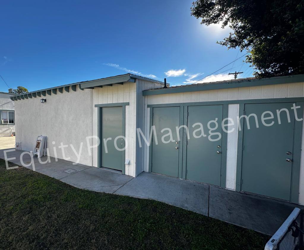 Apartment for rent at 5583 California Ave, Long Beach, CA 90805