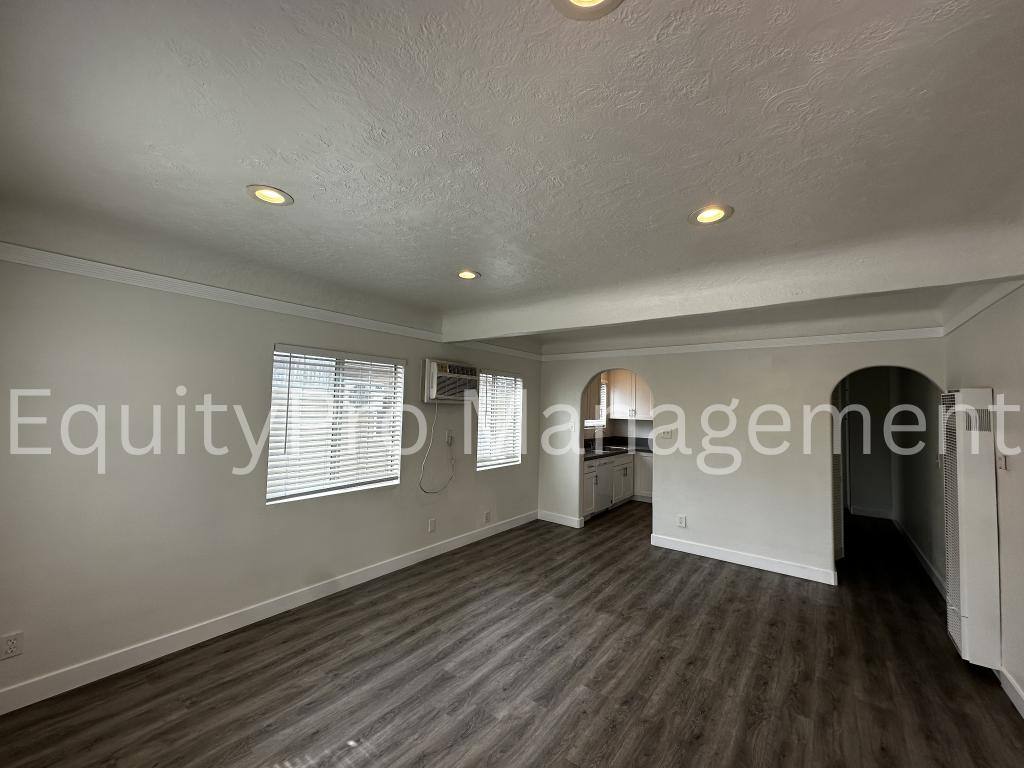 Apartment for rent at 5583 California Ave, Long Beach, CA 90805