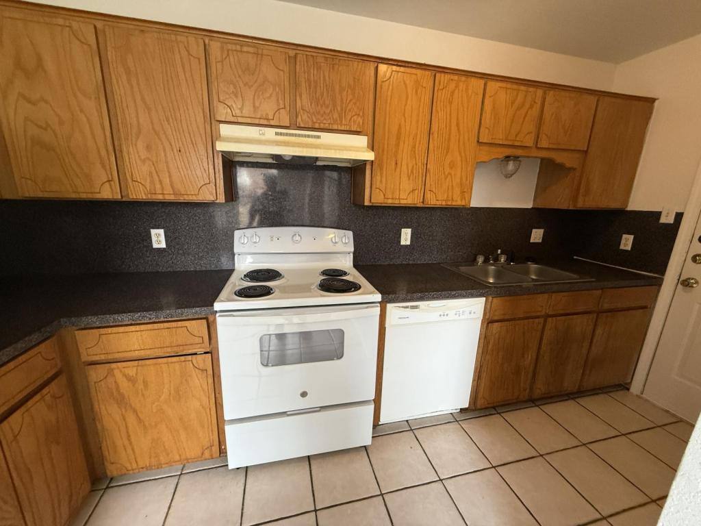 Townhouse for rent at 1210 Industrial #D, Killeen, TX 76549