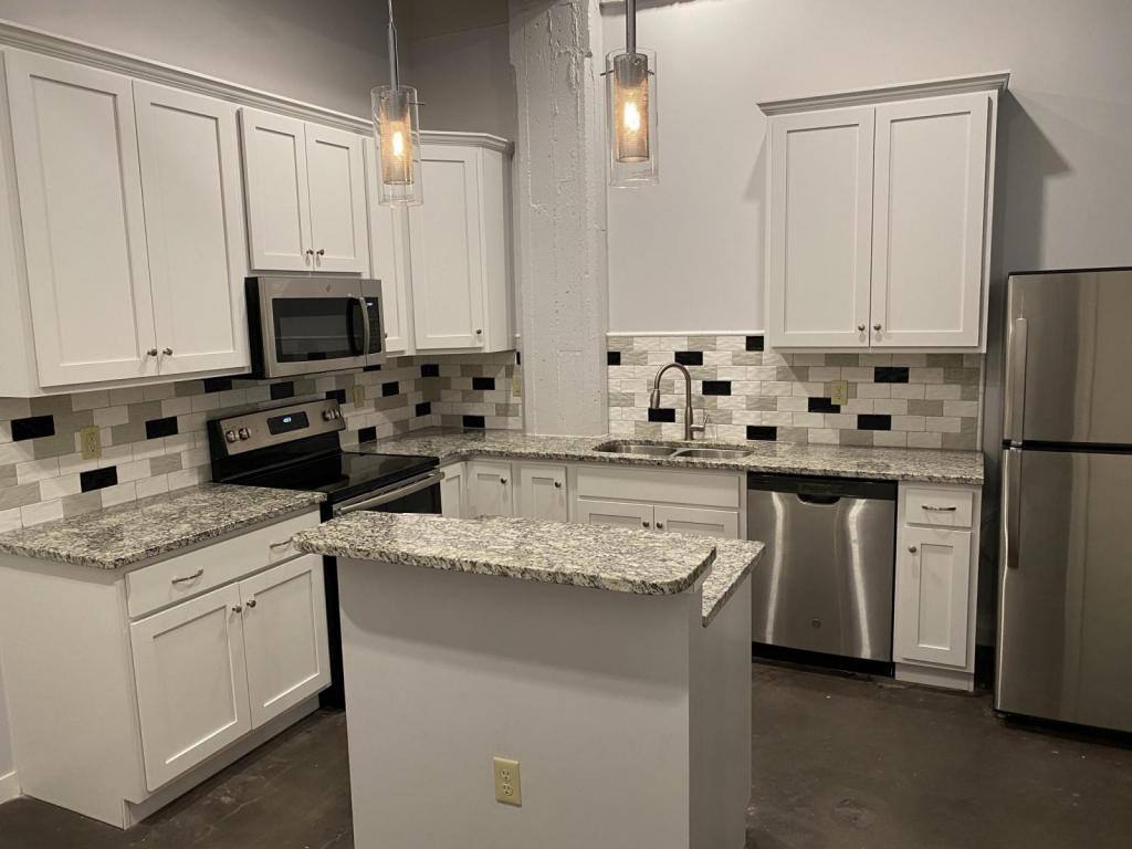 Apartment for rent at 101 N Kansas Ave #410, Topeka, KS 66603