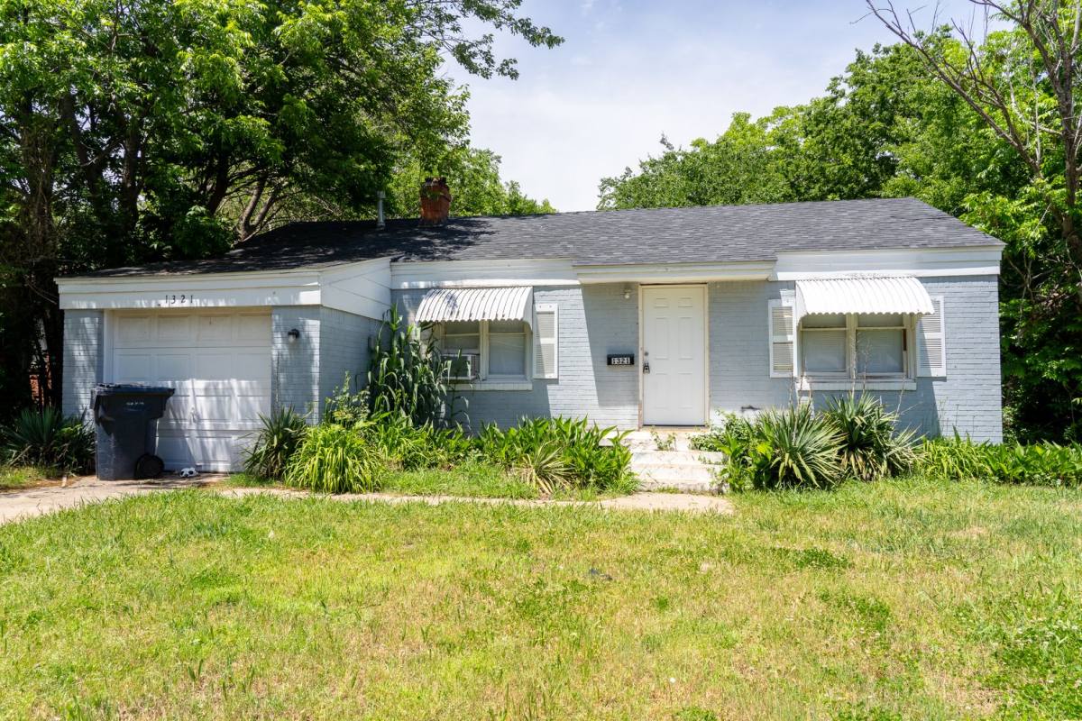 House for rent at 1321 NE 39th St, Oklahoma City, OK 73111