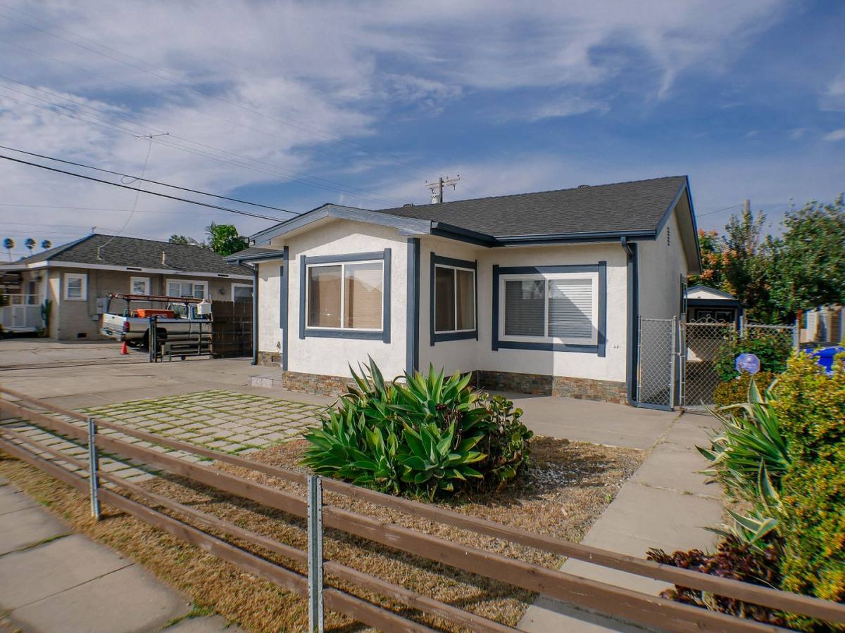 Apartment for rent at 2924-2932 Suncrest Dr, San Diego, CA 92116