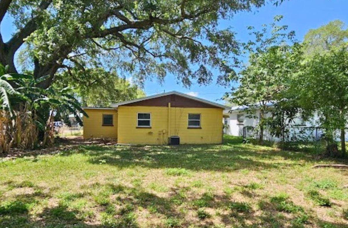 House for rent at 1216 E Myrtle St, Lakeland, FL 33801