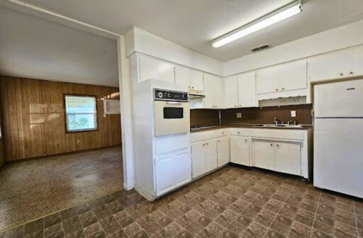 House for rent at 1216 E Myrtle St, Lakeland, FL 33801