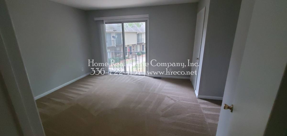 Townhouse for rent at 1453 Brookwood Dr, Winston Salem, NC 27106