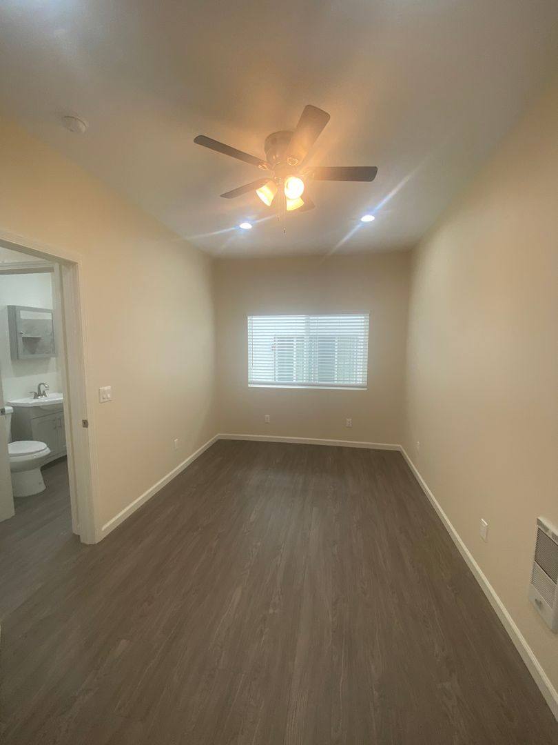 Apartment for rent at 1431 Cedar Ave, Long Beach, CA 90813