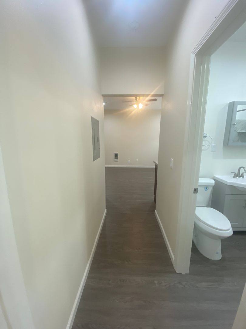 Apartment for rent at 1431 Cedar Ave, Long Beach, CA 90813