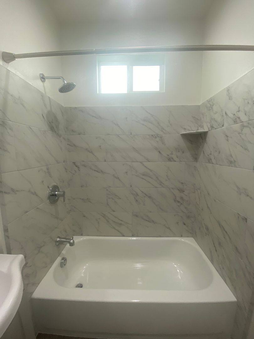 Apartment for rent at 1431 Cedar Ave, Long Beach, CA 90813
