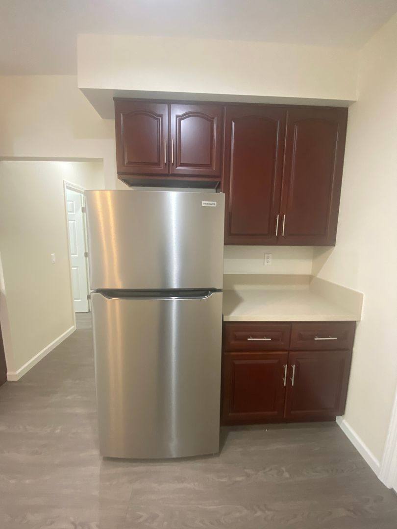 Apartment for rent at 1431 Cedar Ave, Long Beach, CA 90813