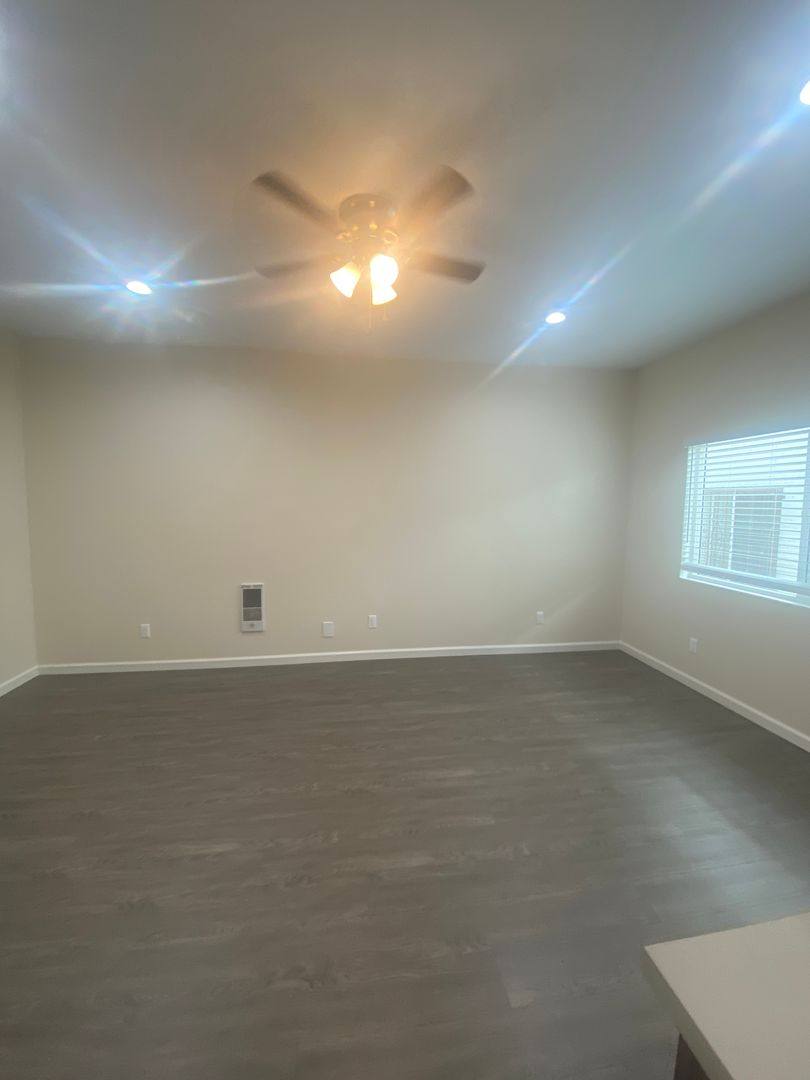 Apartment for rent at 1431 Cedar Ave, Long Beach, CA 90813