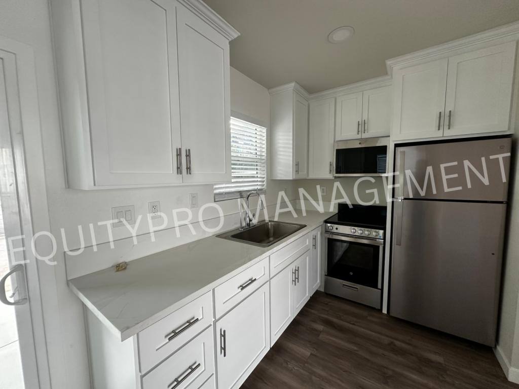 Apartment for rent at 14318 Dittmar Dr, Whittier, CA 90605