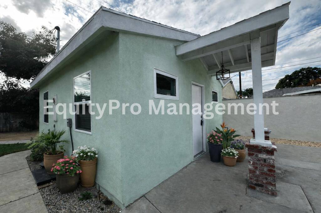 Apartment for rent at 14318 Dittmar Dr, Whittier, CA 90605
