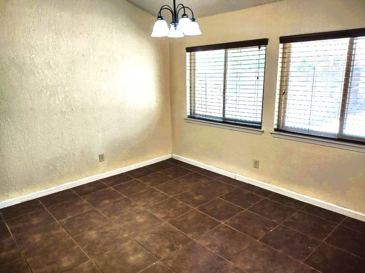 Townhouse for rent at 1913 Bobby Jones Dr, El Paso, TX 79936