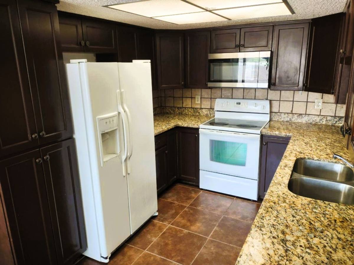 Townhouse for rent at 1913 Bobby Jones Dr, El Paso, TX 79936