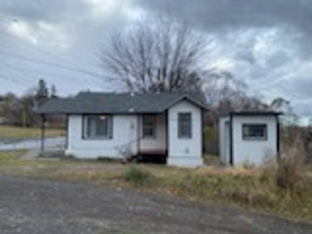 301 SW Isaac, Pendleton, OR 97801 - House for Rent - Image 2