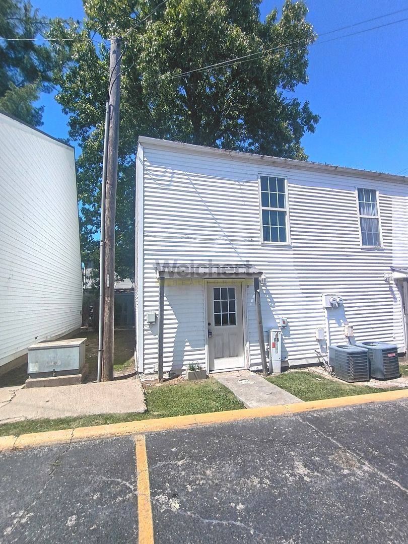 Apartment for rent at 114 N 7th St, Paragould, AR 72450