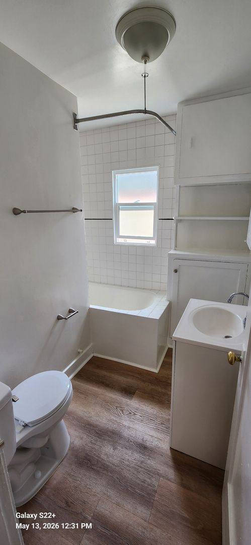 Apartment for rent at 5154 Fountain Ave, Los Angeles, CA 90029