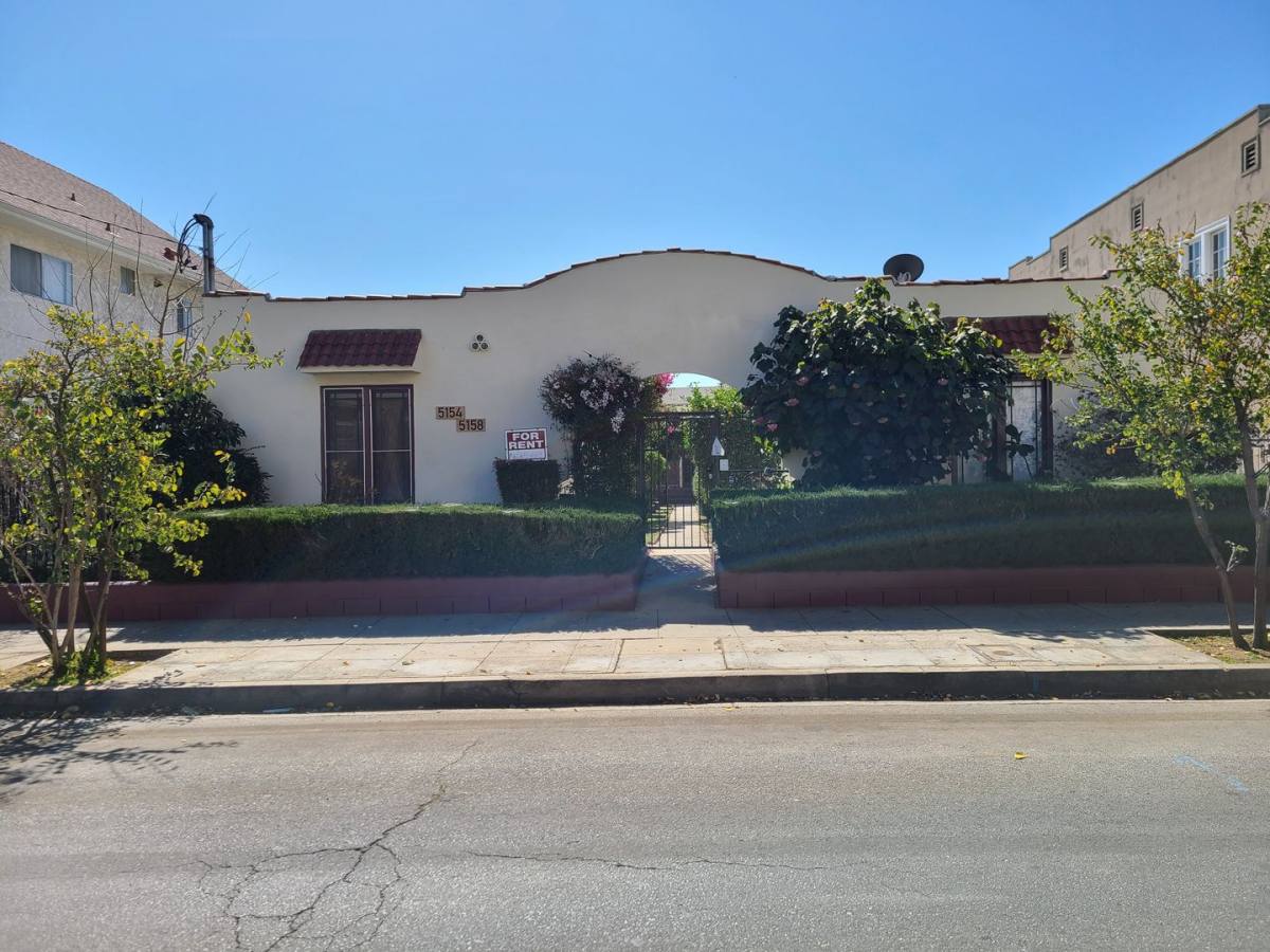 Apartment for rent at 5154 Fountain Ave, Los Angeles, CA 90029