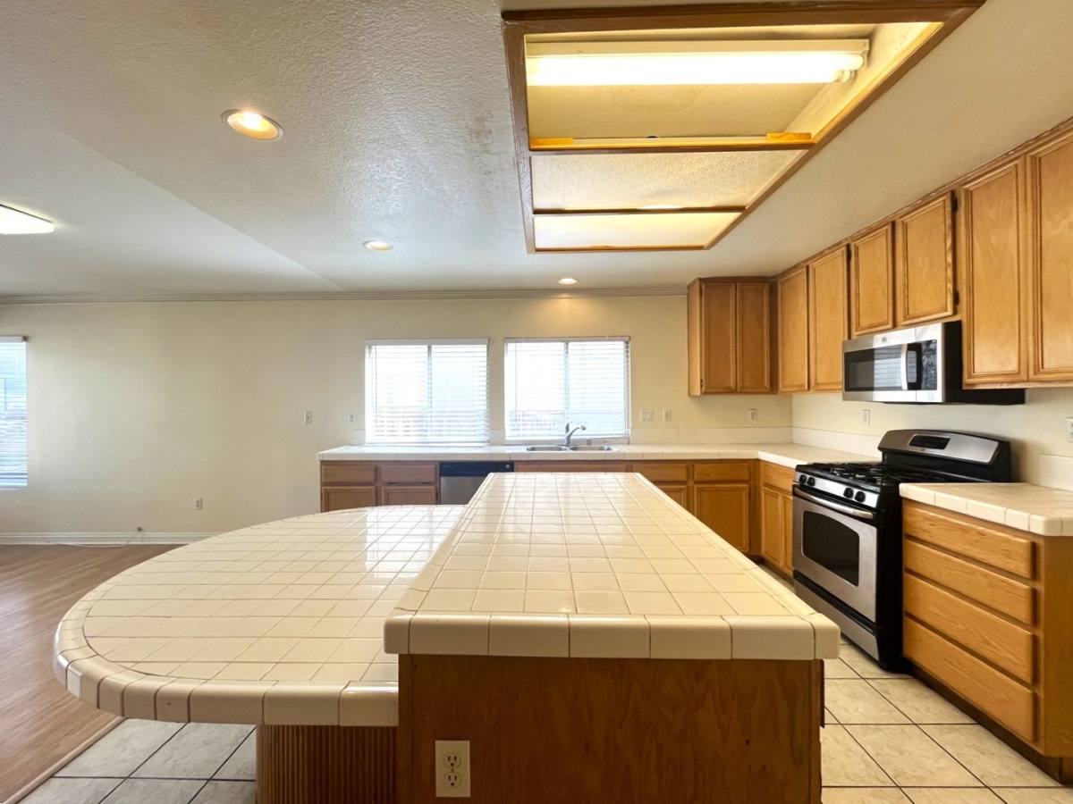 House for rent at 635 Shenandoah Rd, Corona, CA 92879