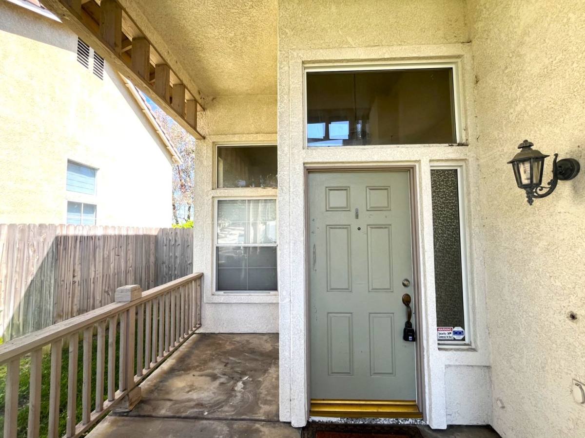 House for rent at 635 Shenandoah Rd, Corona, CA 92879