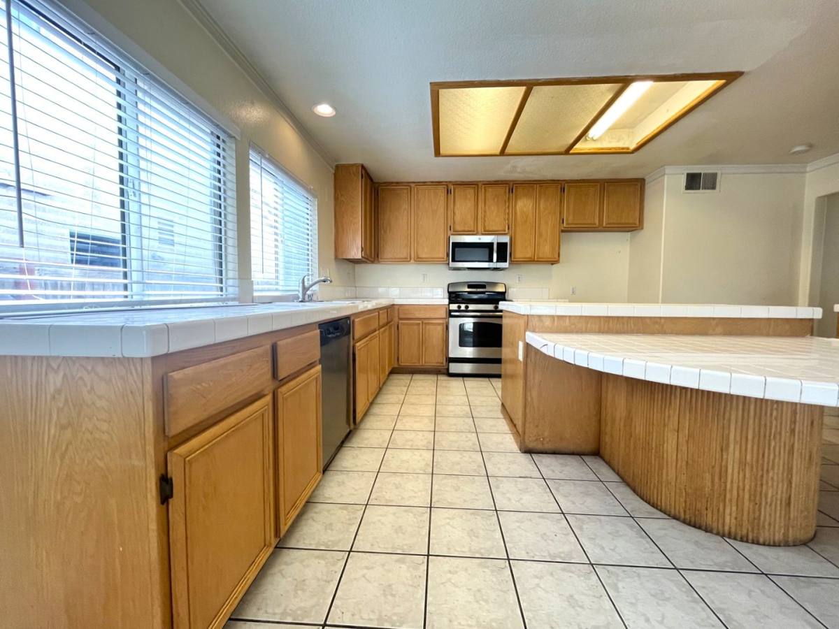 House for rent at 635 Shenandoah Rd, Corona, CA 92879